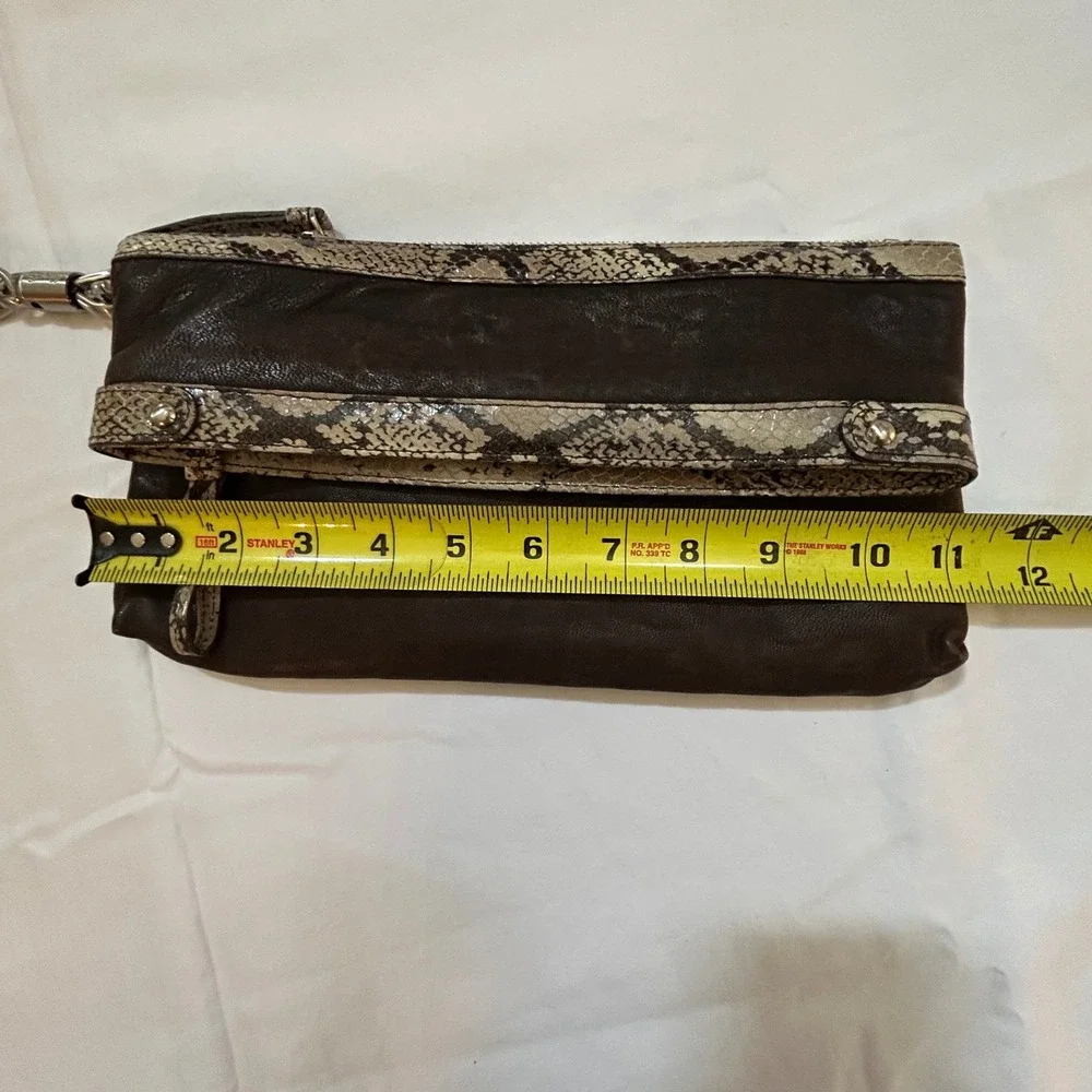 Kenneth Cole New York Leather Wristlet Clutch Brown Snake Print Fold‎ Over